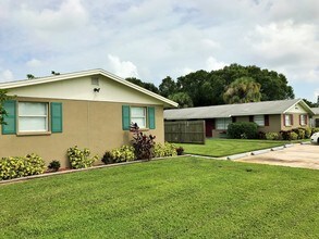 The Royal Mauian Apartments in Bradenton, FL - Building Photo - Building Photo