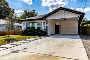 1934 Lamar St in San Antonio, TX - Building Photo