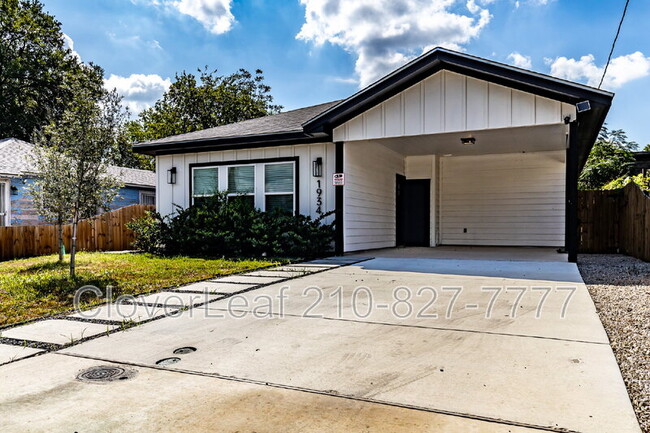 property at 1934 Lamar St