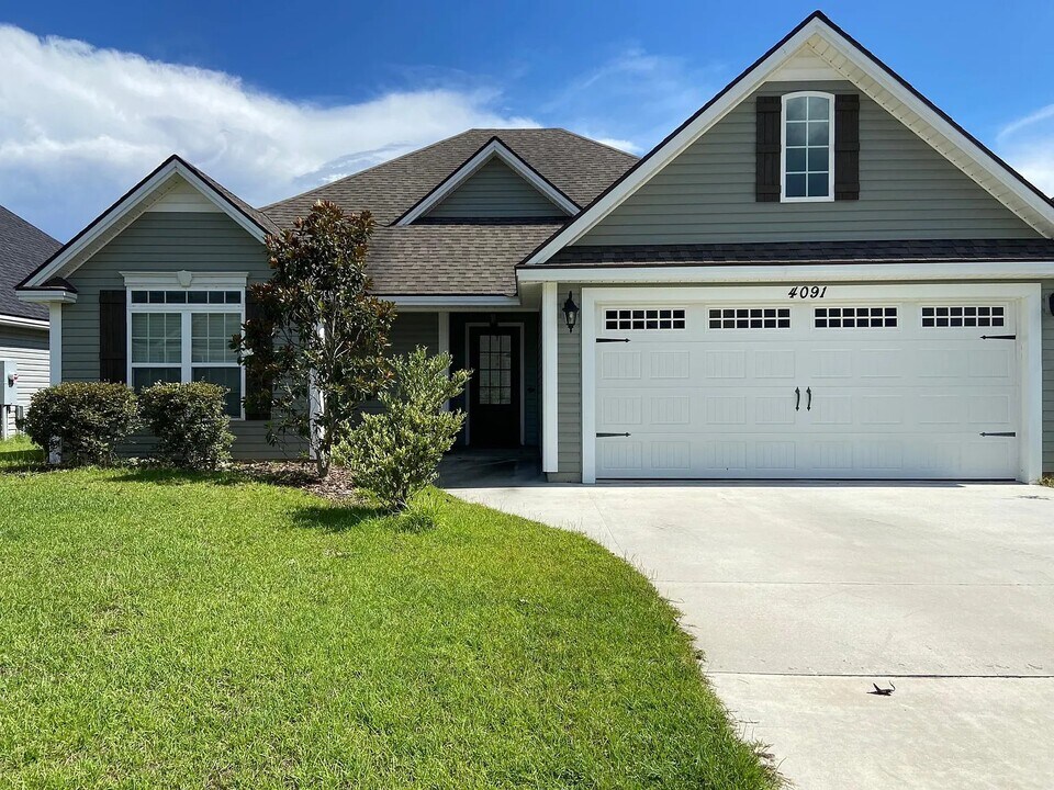 4091 Cottage Heights Rd in Hahira, GA - Building Photo