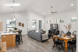 1881 Notre Dame Blvd, Unit 2 in Chico, CA - Building Photo - Building Photo