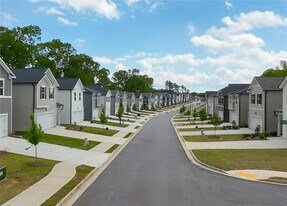 9 Nolana Dr in Commerce, GA - Building Photo