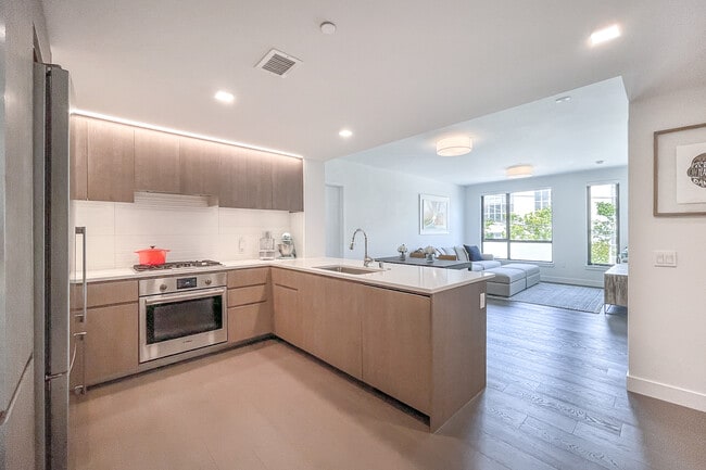 1300 22nd St, Unit 207 in San Francisco, CA - Foto de edificio - Building Photo