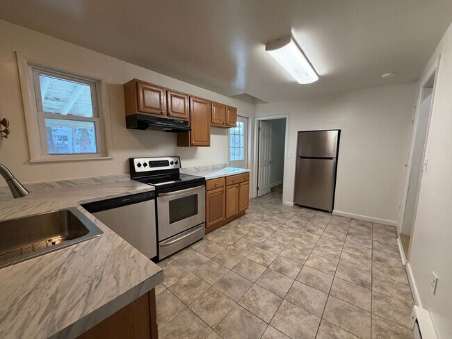 1736 Main St in Pleasant Valley, NY - Building Photo - Building Photo