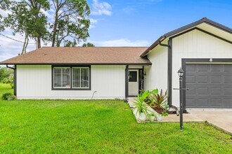 8 Webb Pl in Palm Coast, FL - Building Photo - Building Photo