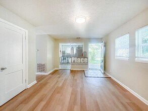 2121 N Catherwood Ave in Indianapolis, IN - Building Photo - Building Photo