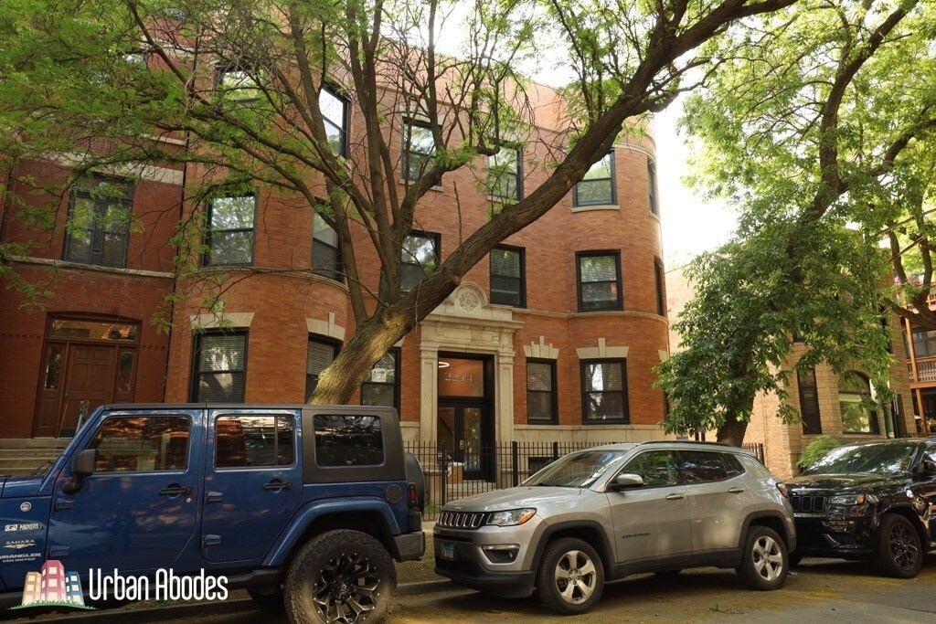 2244 N Kenmore Ave in Chicago, IL - Building Photo