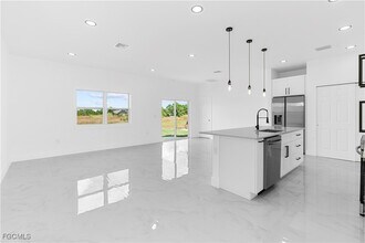 837 Colyer St E in Lehigh Acres, FL - Building Photo - Building Photo