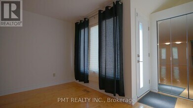 597 Roehampton Ave in Toronto, ON - Building Photo - Building Photo