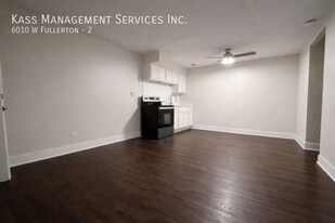 6010 W Fullerton Ave in Chicago, IL - Building Photo