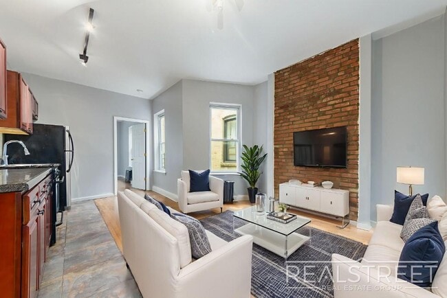 2 BR in Crown Heights!