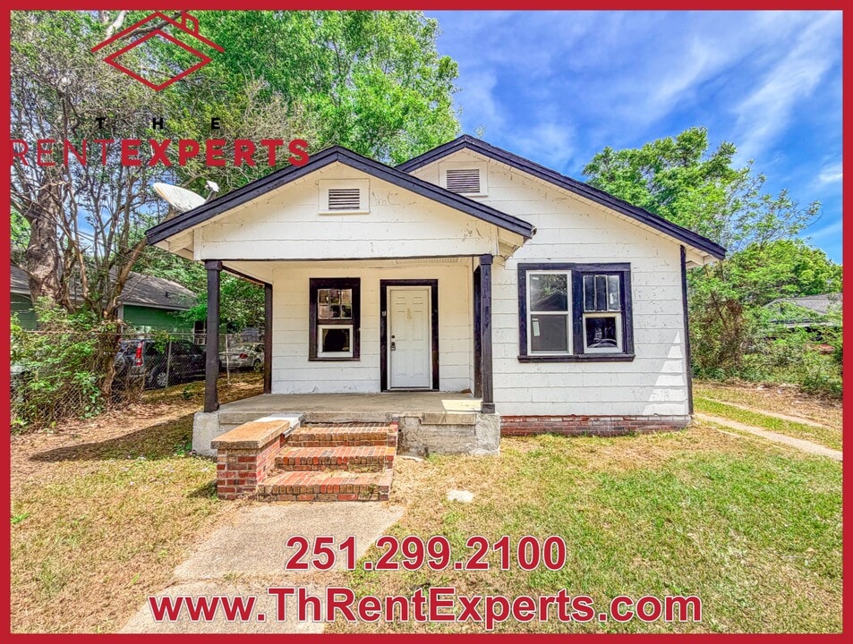 38 Flock Ave in Prichard, AL - Building Photo