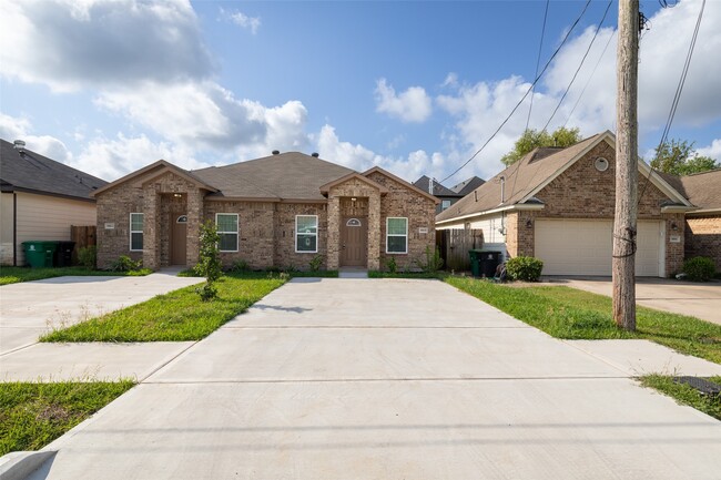 property at 4006 Aledo St