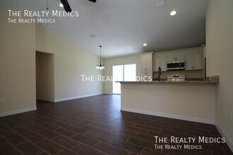 16811 SW 43rd Court Rd in Ocala, FL - Foto de edificio - Building Photo