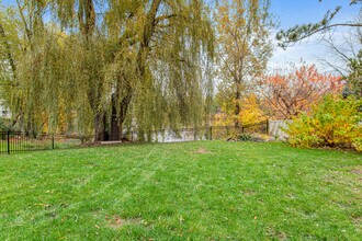 9039 Brentwood Trl in Woodbury, MN - Foto de edificio - Building Photo