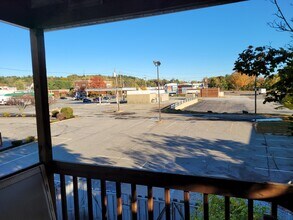 87 Essex St, Unit Essex1stfloor in Lewiston, ME - Building Photo - Building Photo
