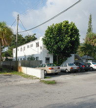 1620 SW 11th St in Fort Lauderdale, FL - Foto de edificio - Building Photo