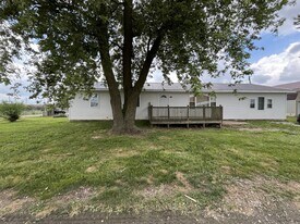 425 Paul Ave in Champaign, IL - Building Photo