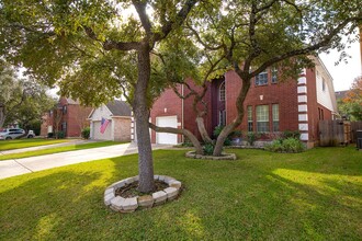 530 Turtle Hill in San Antonio, TX - Foto de edificio - Building Photo