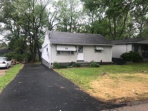 3243 Tennyson Ave in Breckenridge Hills, MO - Building Photo - Building Photo