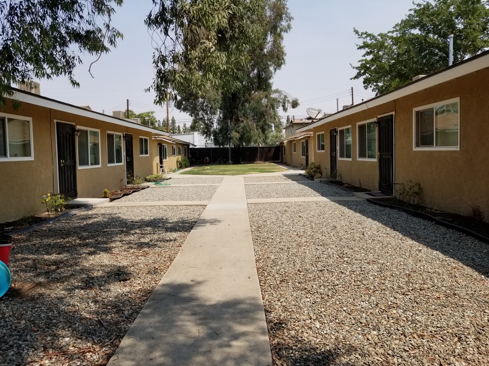 804 33rd St in Bakersfield, CA - Building Photo