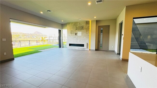 property at 26 Promenade Isle Ln