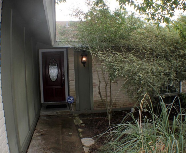 7315 Lunar Dr in Austin, TX - Building Photo - Building Photo