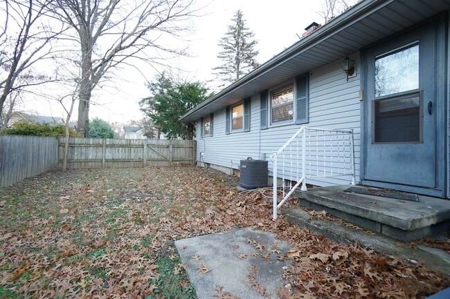 property at 1200 Oakhurst Dr