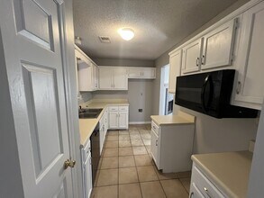 3315 Tulane Rd W in Horn Lake, MS - Building Photo - Building Photo