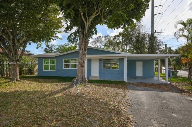 832 NW 28th St