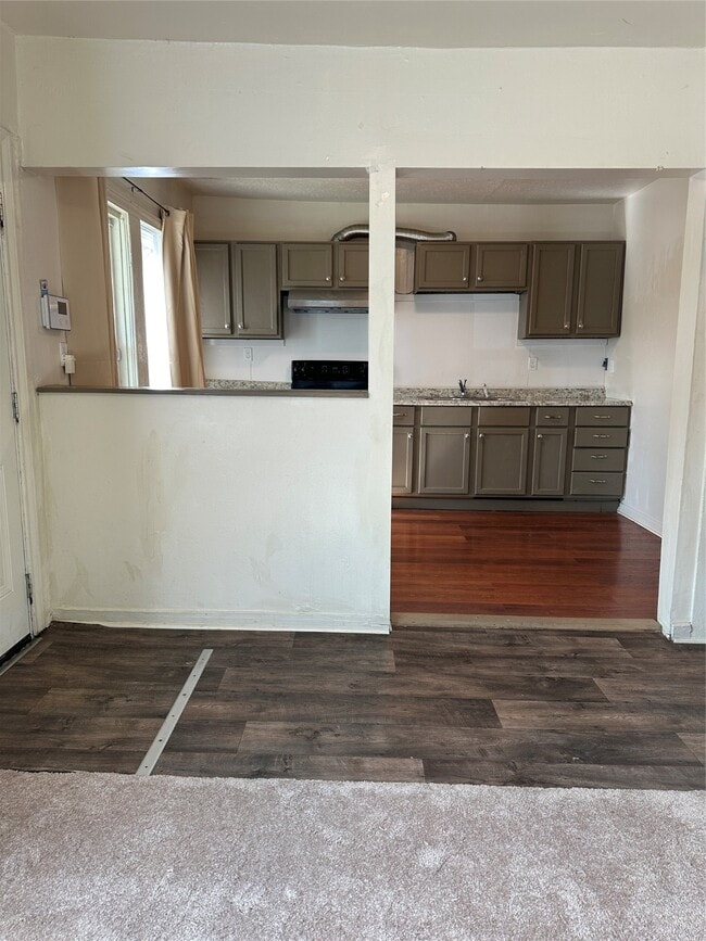 property at 1125 E 27th St