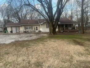 5849 US-60 in Brookline, MO - Building Photo - Building Photo