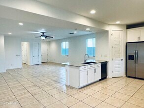 3729 S 64th Dr in Phoenix, AZ - Foto de edificio - Building Photo
