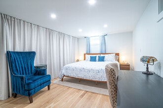 176 Palmer Ave, Unit 4 in Falmouth, MA - Building Photo - Building Photo