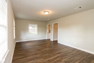 2556-2558 Broadway in Beaumont, TX - Building Photo - Building Photo