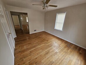 4718 Kenwood Ave in Baltimore, MD - Building Photo - Building Photo