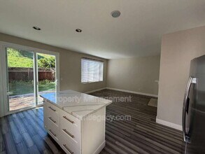 4010 Hiller Ln in Martinez, CA - Building Photo - Building Photo