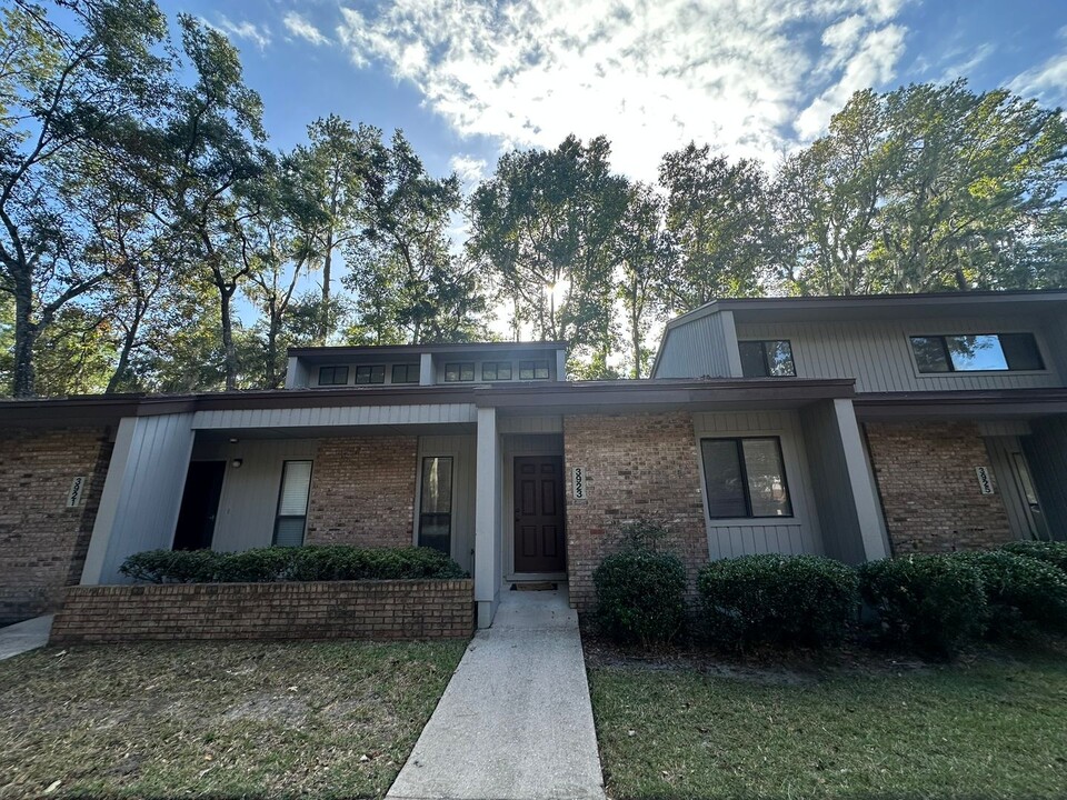 3923 NW 29th Ln in Gainesville, FL - Foto de edificio