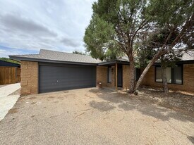 6802 4th St in Lubbock, TX - Building Photo