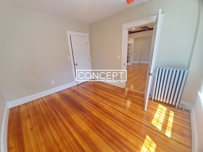 21 Moraine St in Boston, MA - Foto de edificio - Building Photo