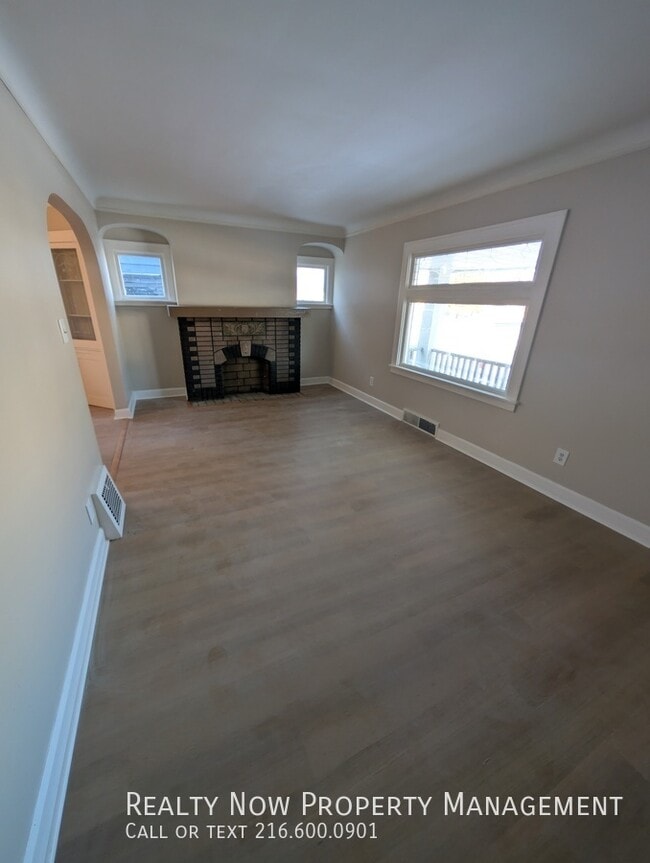 5110 Philip Ave in Maple Heights, OH - Foto de edificio - Building Photo