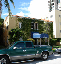 126 Mendoza Ave in Coral Gables, FL - Building Photo - Building Photo