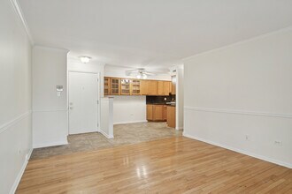 1633 N Windsor Dr in Arlington Heights, IL - Building Photo - Building Photo