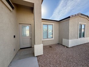 2696 E Punta Vista in Kingman, AZ - Building Photo - Building Photo