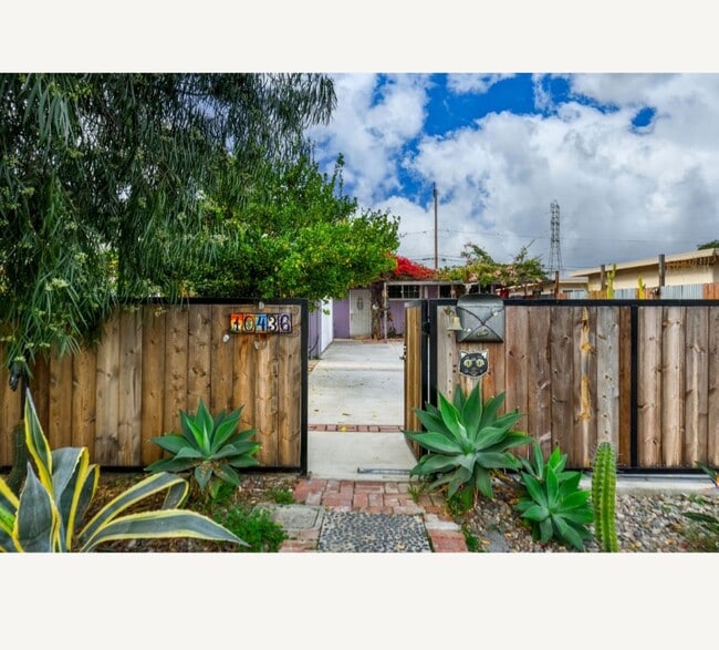 10436 Rose Hedge Dr in Whittier, CA - Building Photo - Building Photo