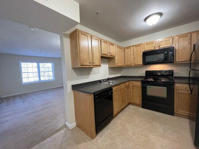 80 Sentinel Court in Manchester, NH - Building Photo - Building Photo