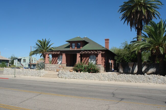 305 E University in Tucson, AZ - Building Photo - Building Photo