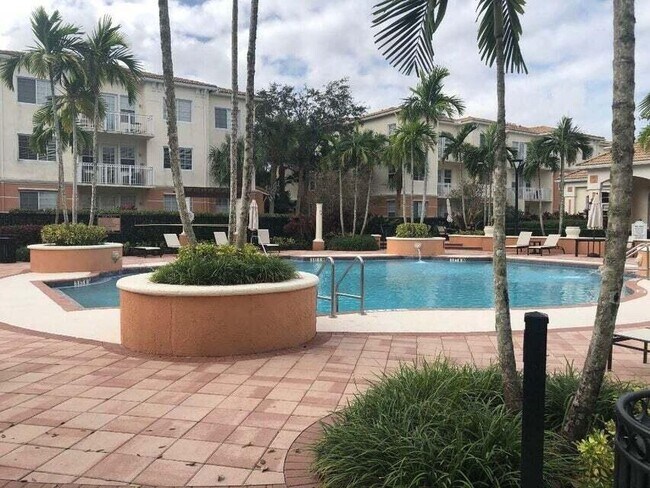 9849 Baywinds Blvd in West Palm Beach, FL - Building Photo - Building Photo