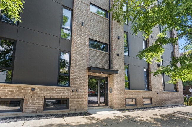 1532 W Ohio St in Chicago, IL - Building Photo - Building Photo