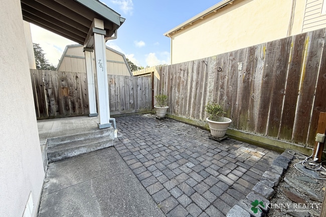 781 Alta Loma Dr in South San Francisco, CA - Building Photo - Building Photo